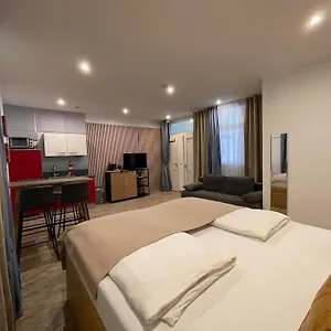 Exclusive Airport Apartment